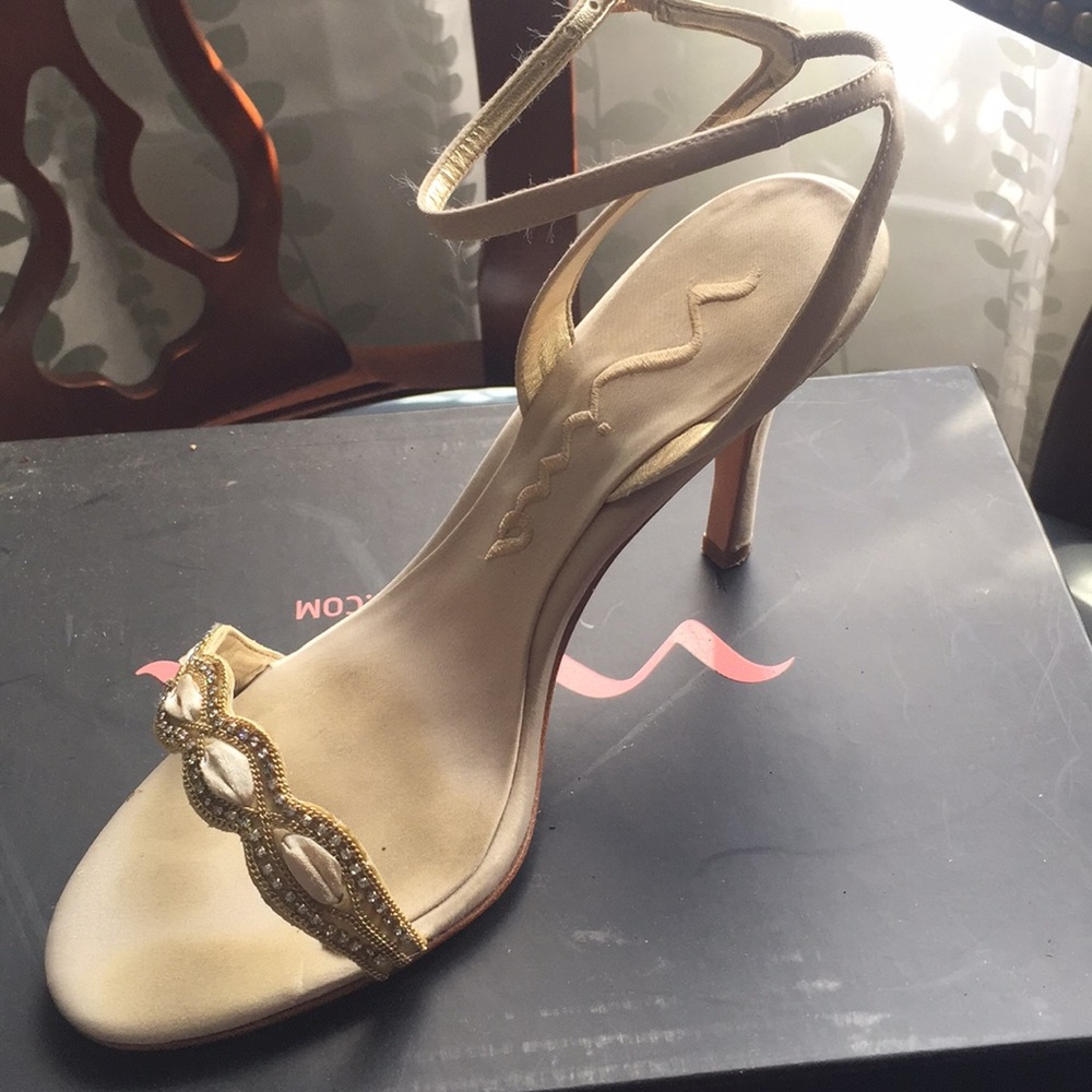 Shoes - Picture 2 of 3